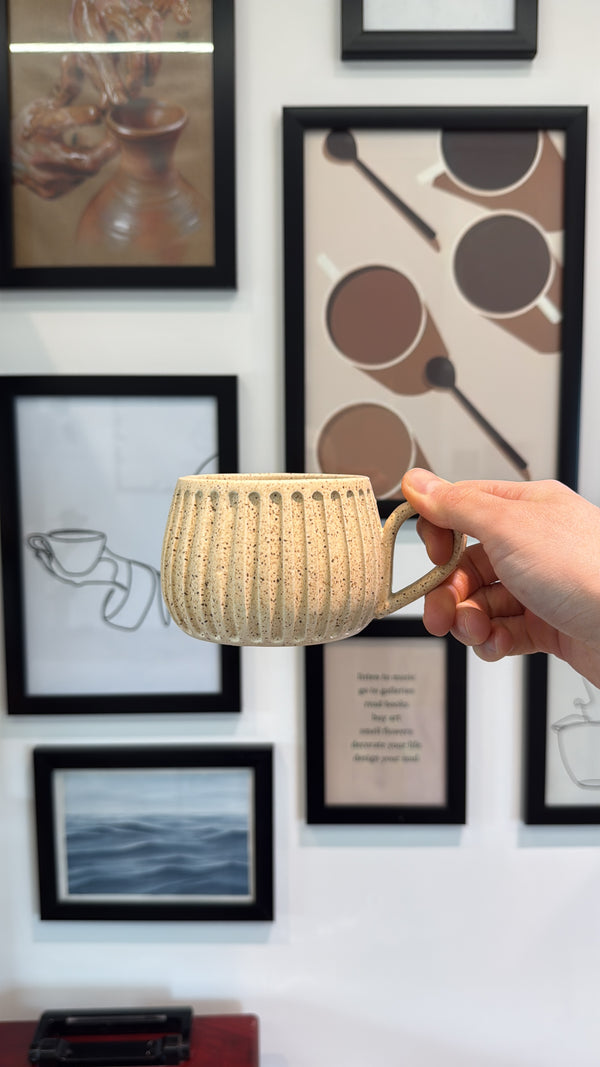 ב1 - لون موكا