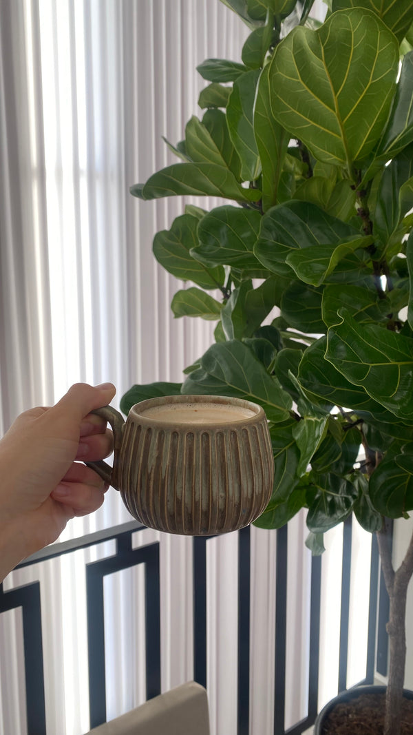 ב3- لون بني واخضر