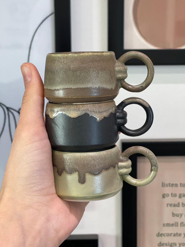 لون بني مع ذوبان الاخضر