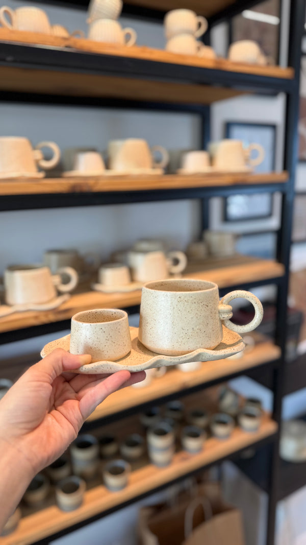 א4-كباية دائره وحلقتين- لون موكا